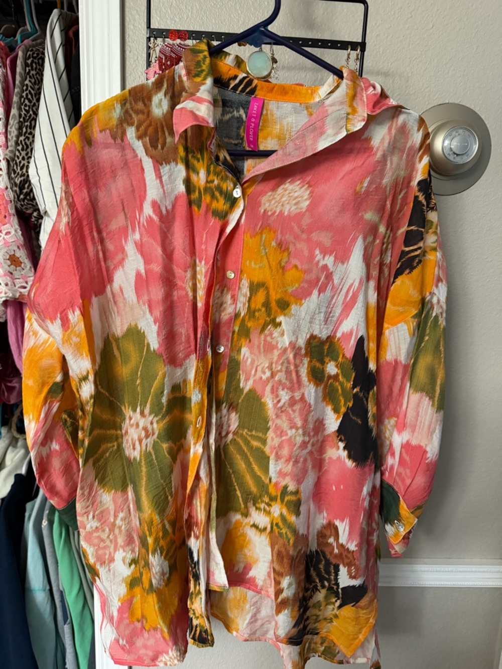 Relaxed Floral Button-Up Blouse in Pink Multi — Women's Collared Top